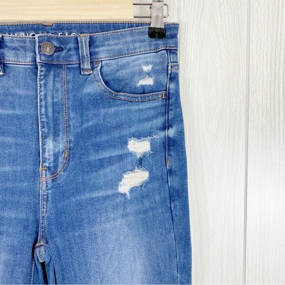 American Eagle | Medium Wash Distressed Highest Rise Jegging Size 4 - Picture 3 of 9